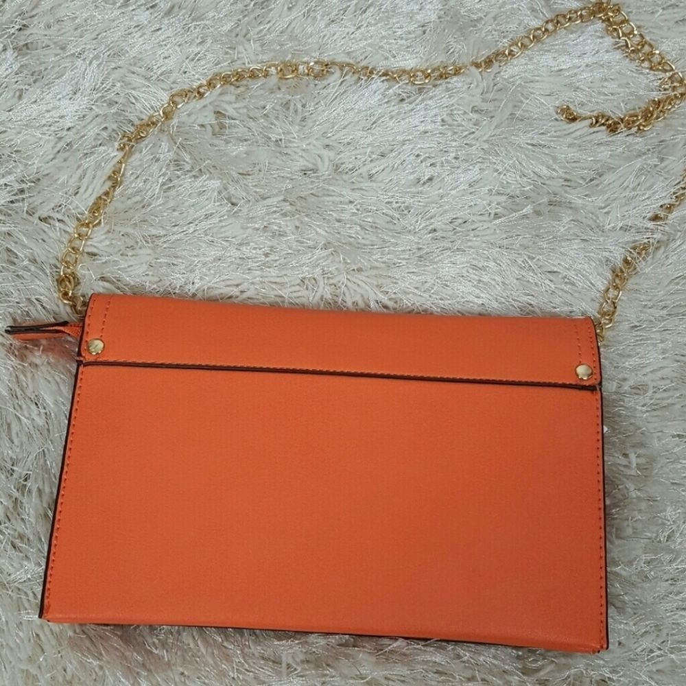 NWT. Crossbody Shoulderbag Clutch Chain Strap.Color Orange - Picture 2 of 5